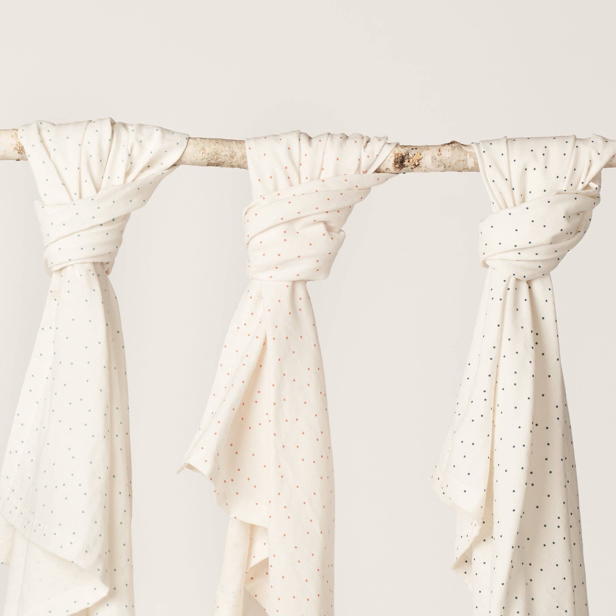 Babette - Swaddle-Random Dots