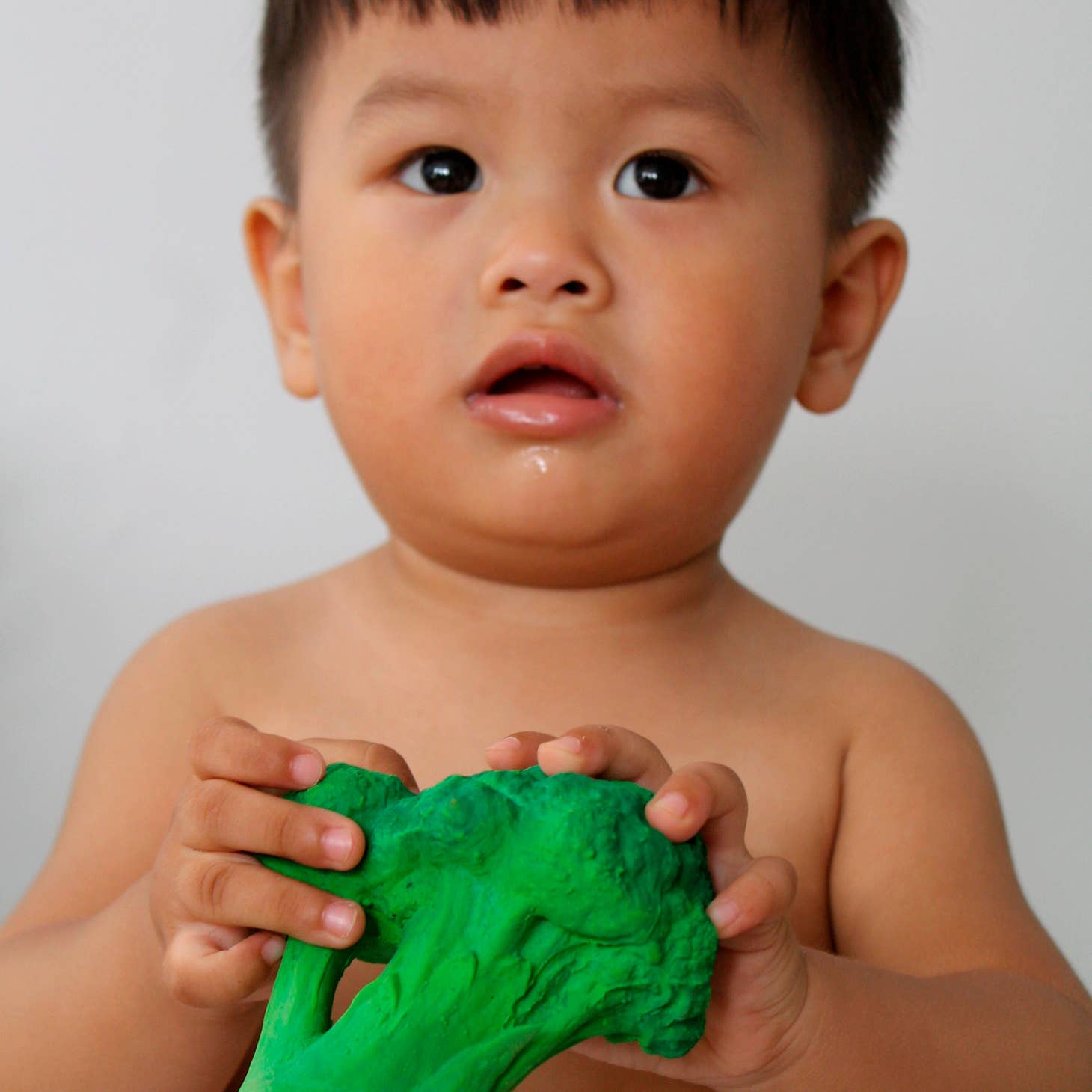 Oli & Carol Natural Rubber Teether - Brucy the Broccoli