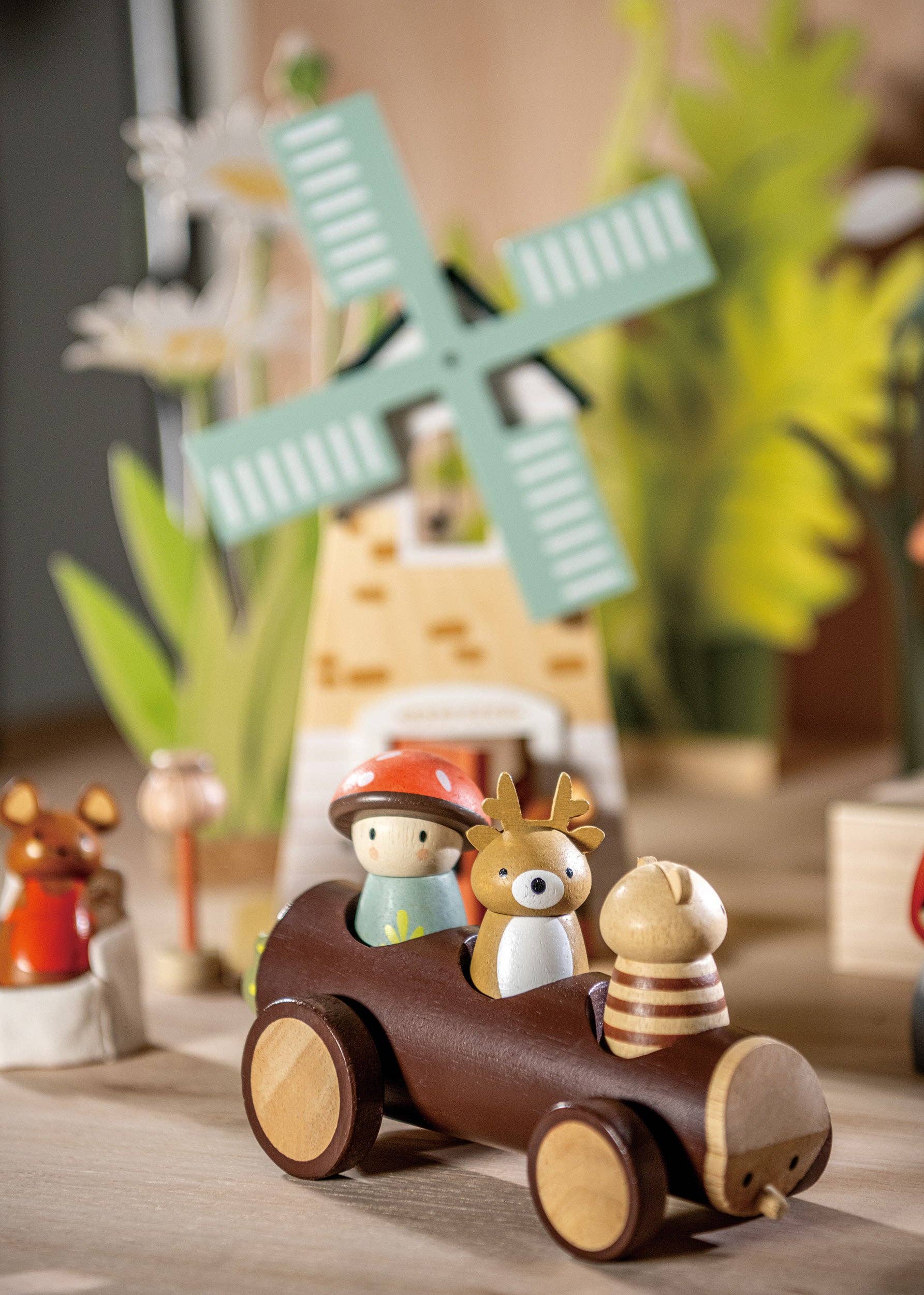 Tender Leaf Toys - Timber Taxi
