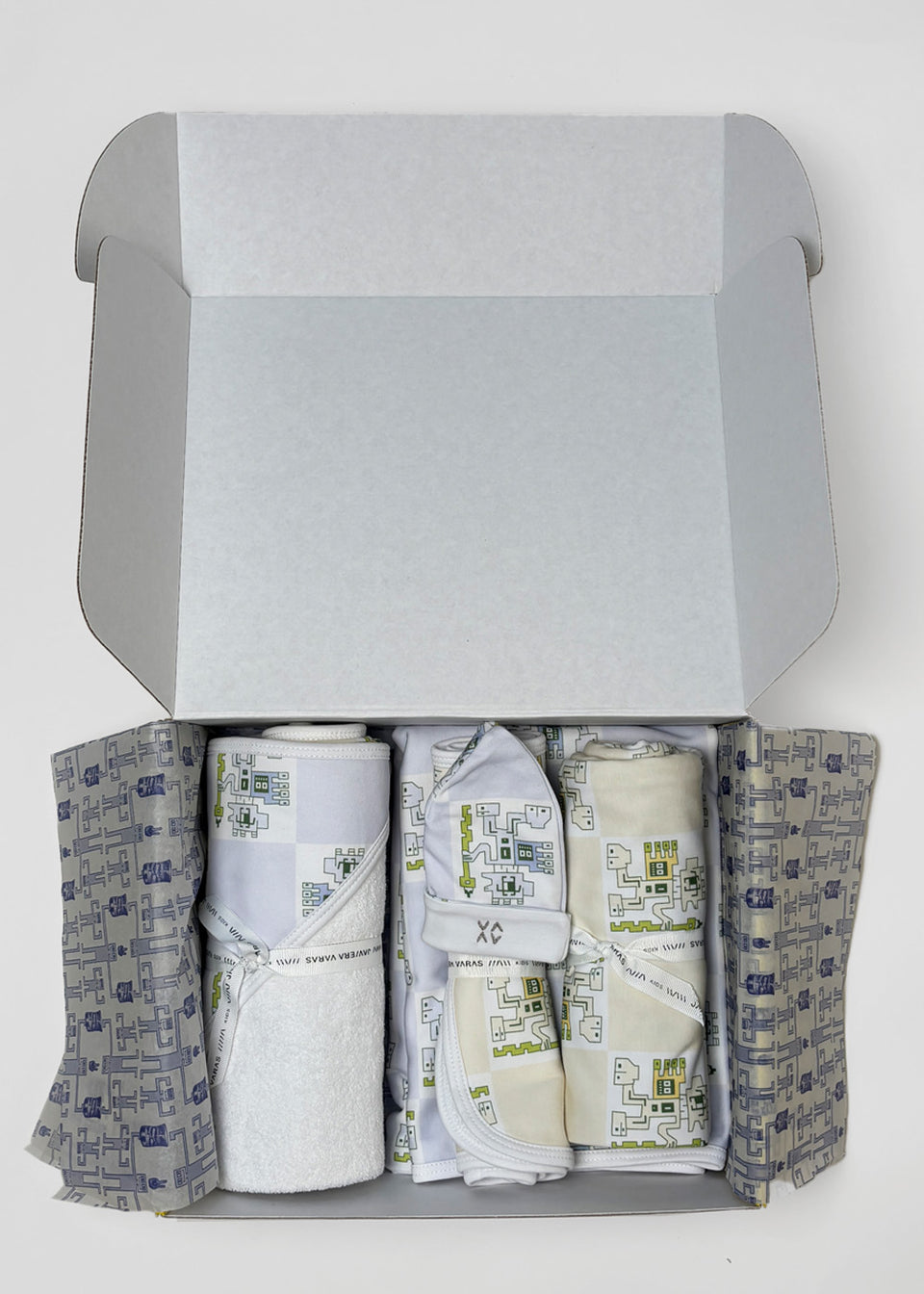 Javiara Varas Newborn 5 pc Gift Set w Gift Box- "Protection Jaguar"