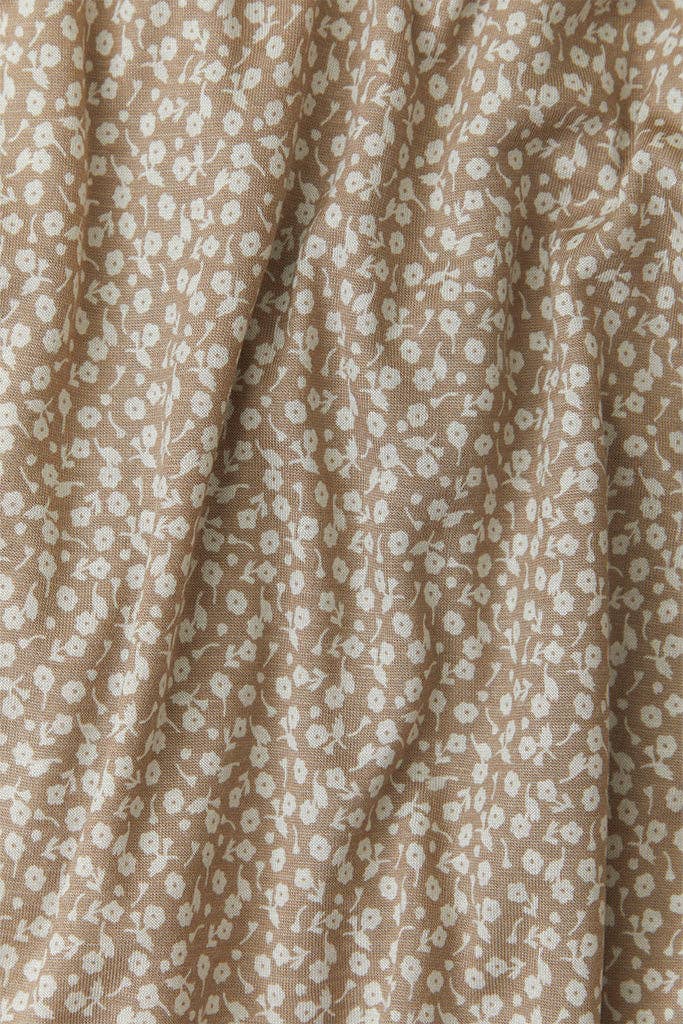 Solly Baby - Cream Floral Wrap