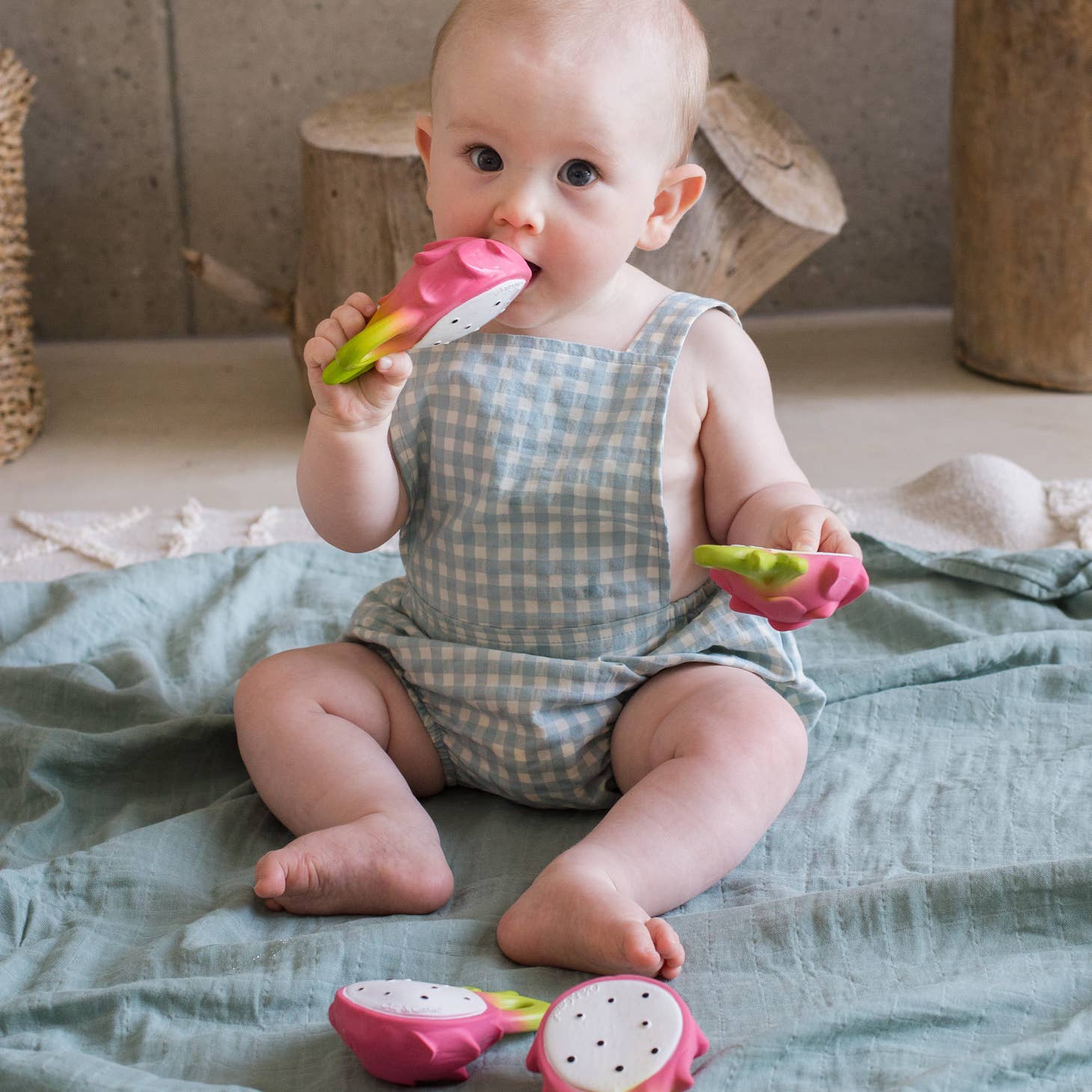 Oli & Carol Natural Rubber Teether - Fucsia the Dragonfruit