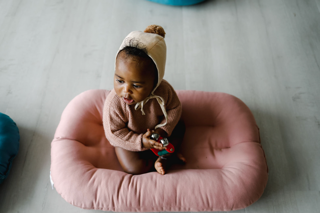 Snuggle Me Organic Lounger - Gumdrop