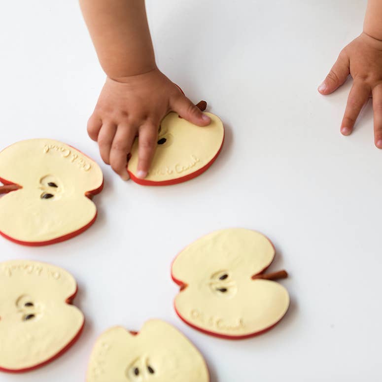Oli & Carol Natural Rubber Teether - Pepita the Apple