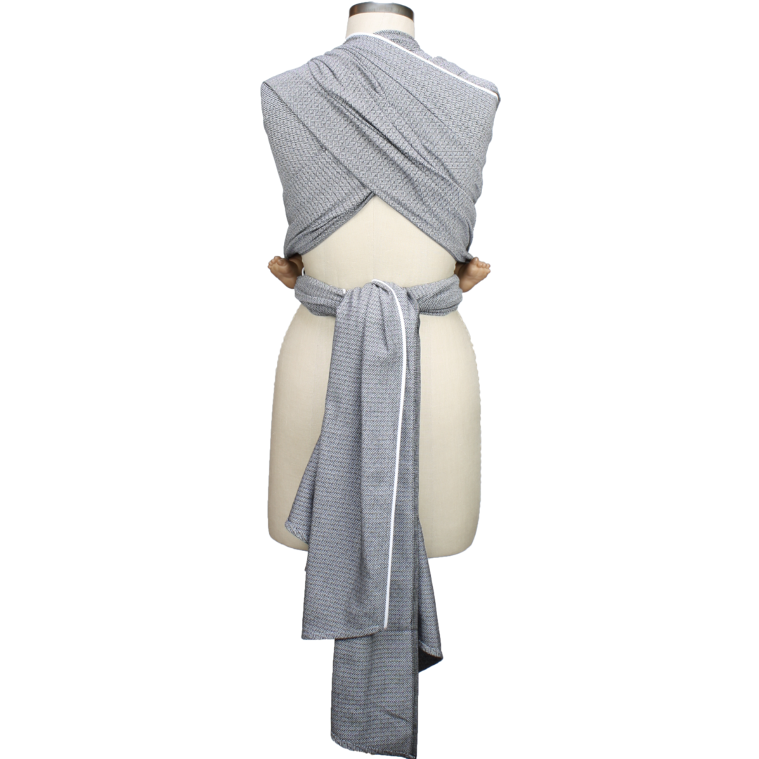 Storchenwiege Woven Wrap Baby Carrier - Leo Black White
